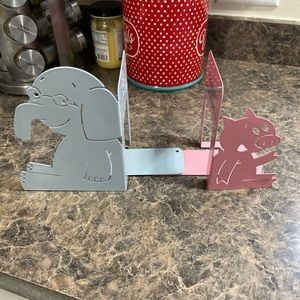 ELEPHANT AND PIGGIE BOOK ENDS